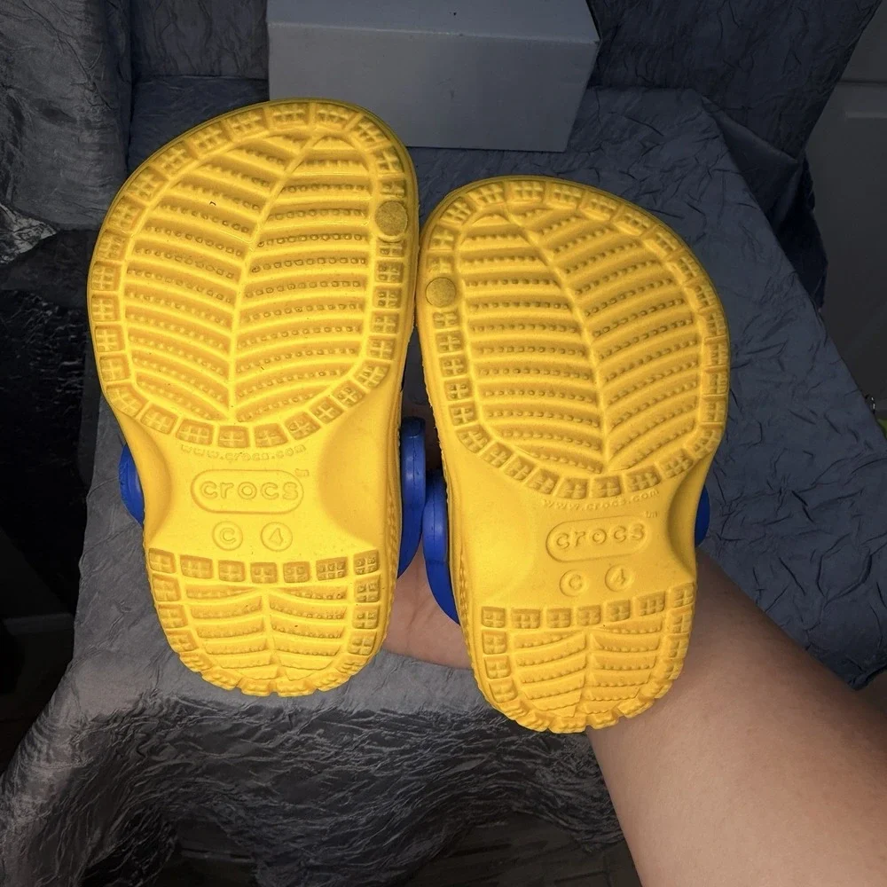 Crocs Toddler Size C4 Minions Classic Clogs - Yellow/Blue - Despicable Me Kids